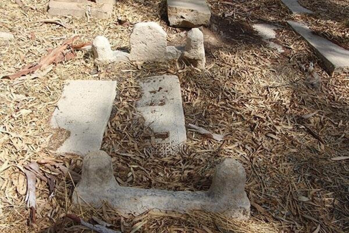 تعرض به آرامستان هزار سالۀ شیراز