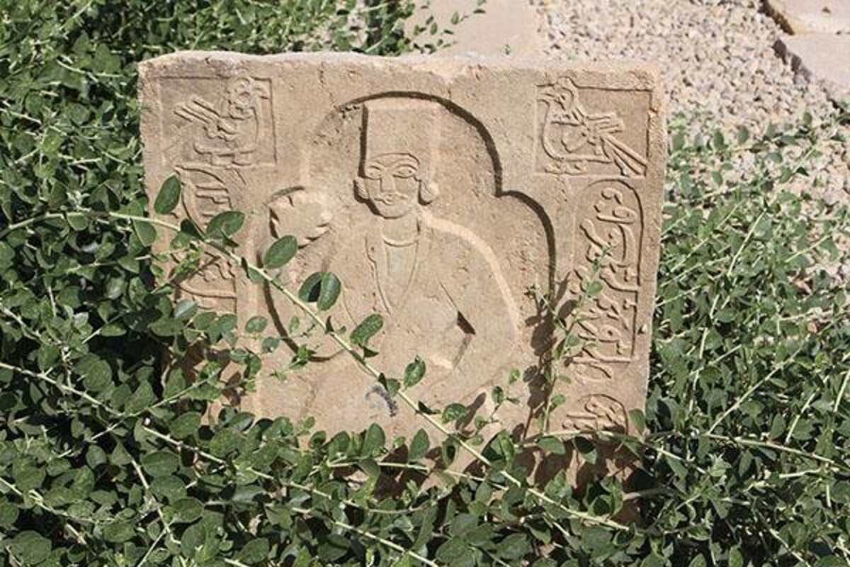 تعرض به آرامستان هزار سالۀ شیراز