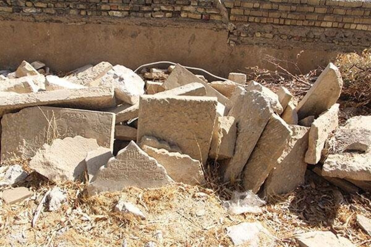 تعرض به آرامستان هزار سالۀ شیراز