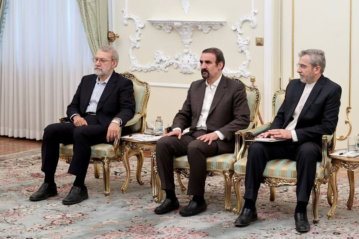 دیدار دبیر شورای امنیت ملی ارمنستان با پزشکیان