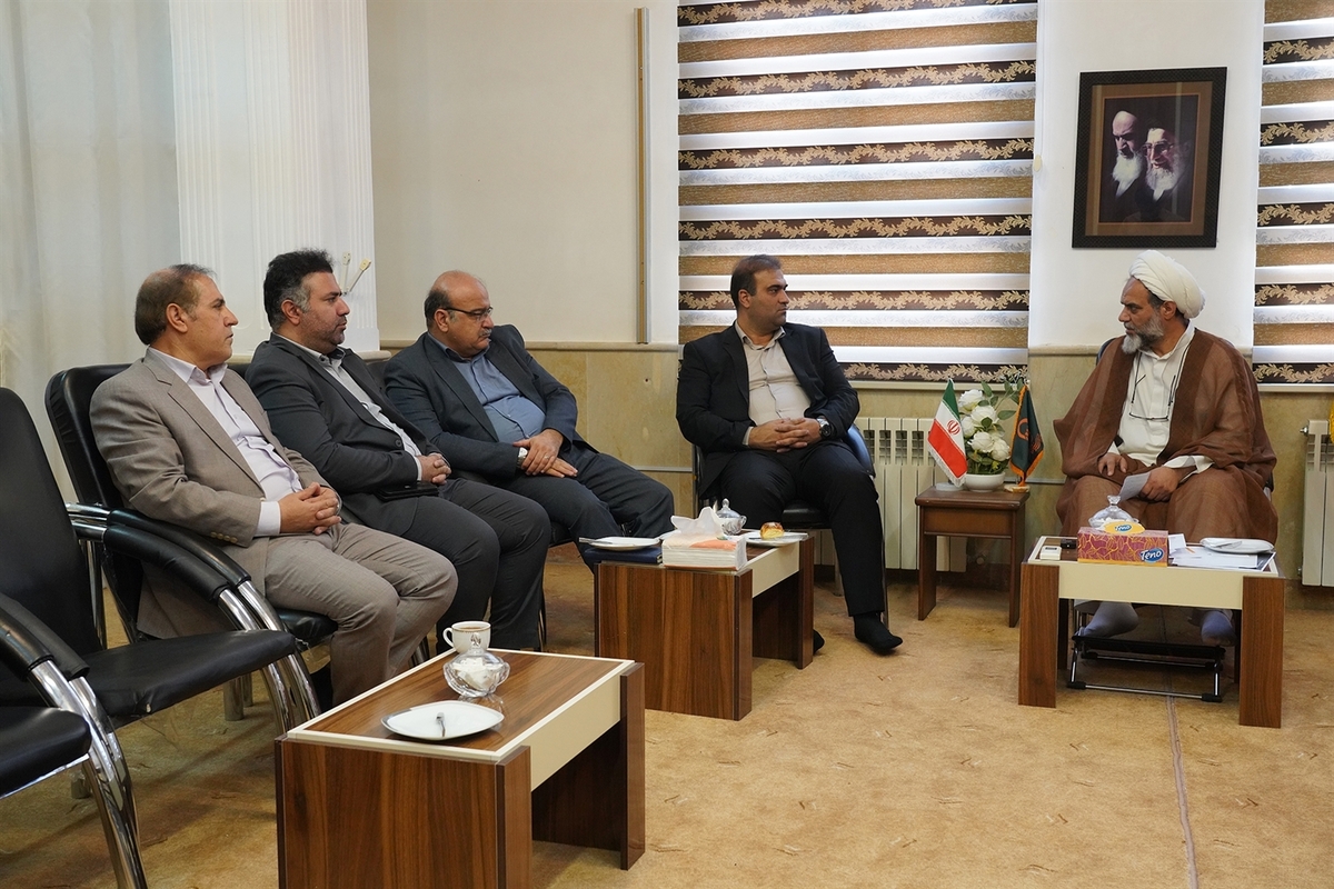 دیدار مدیرعامل سازمان منطقه آزاد ارس با ائمه جمعه جلفا و هادیشهر