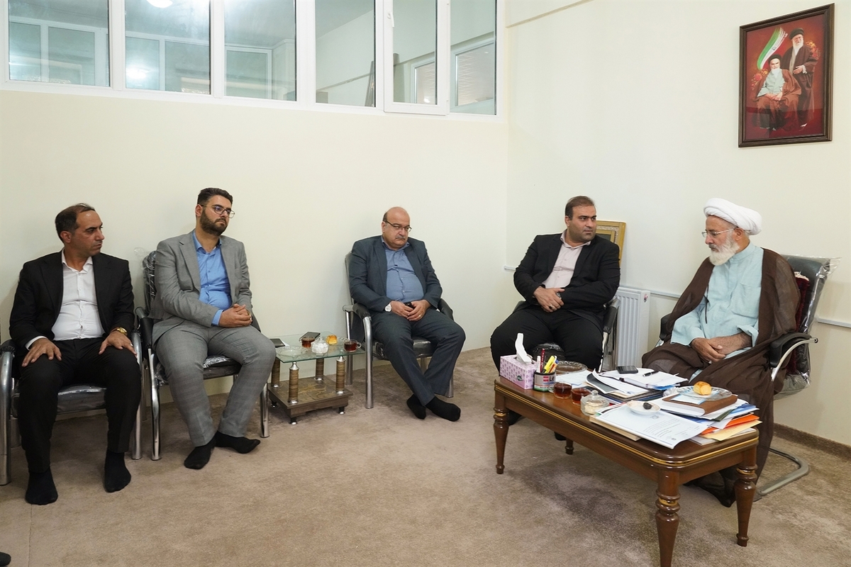 دیدار مدیرعامل سازمان منطقه آزاد ارس با ائمه جمعه جلفا و هادیشهر