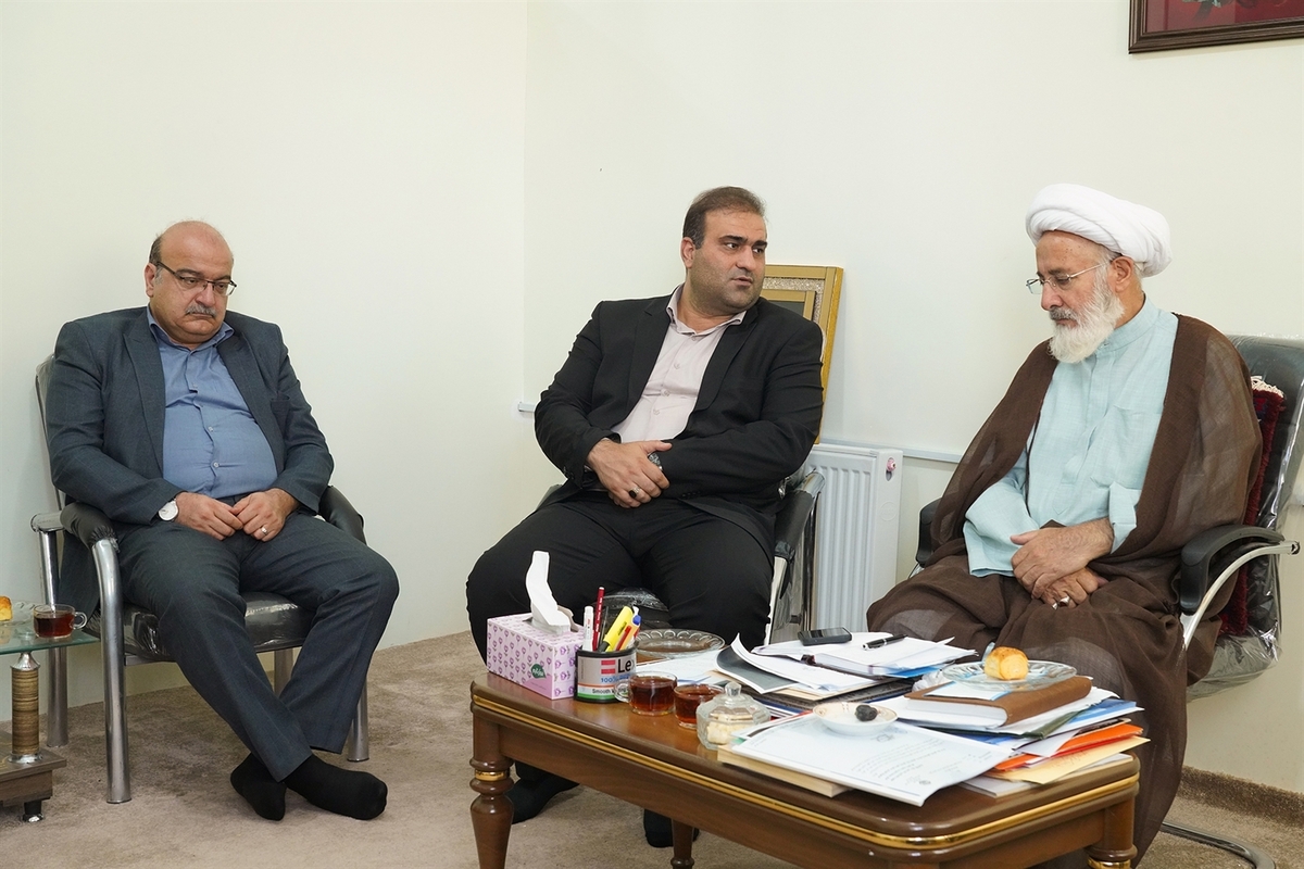 دیدار مدیرعامل سازمان منطقه آزاد ارس با ائمه جمعه جلفا و هادیشهر