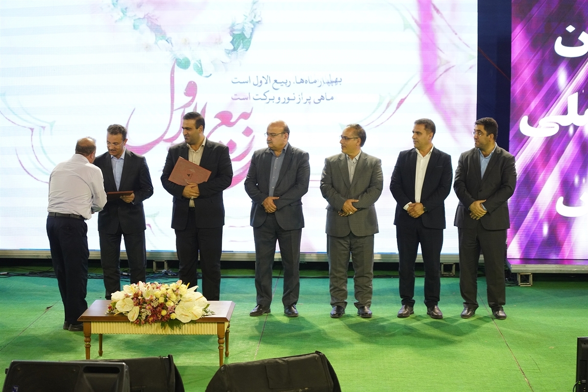 تجلیل از خانواده‌های شهدای ۱۳۲۰ جلفا و شهدای اقتدار منطقه آزاد ارس