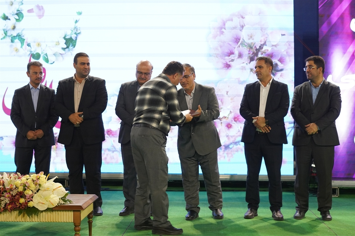 تجلیل از خانواده‌های شهدای ۱۳۲۰ جلفا و شهدای اقتدار منطقه آزاد ارس