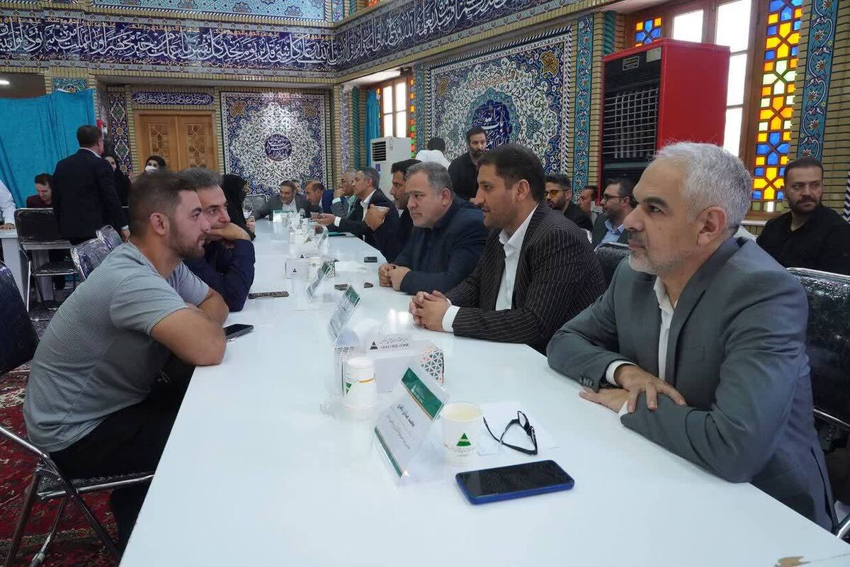 میز خدمت در منطقه آزاد ارس با حضور مدیرعامل سازمان برگزار شد