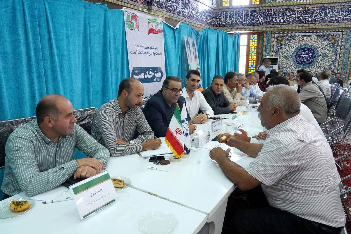 میز خدمت در منطقه آزاد ارس با حضور مدیرعامل سازمان برگزار شد