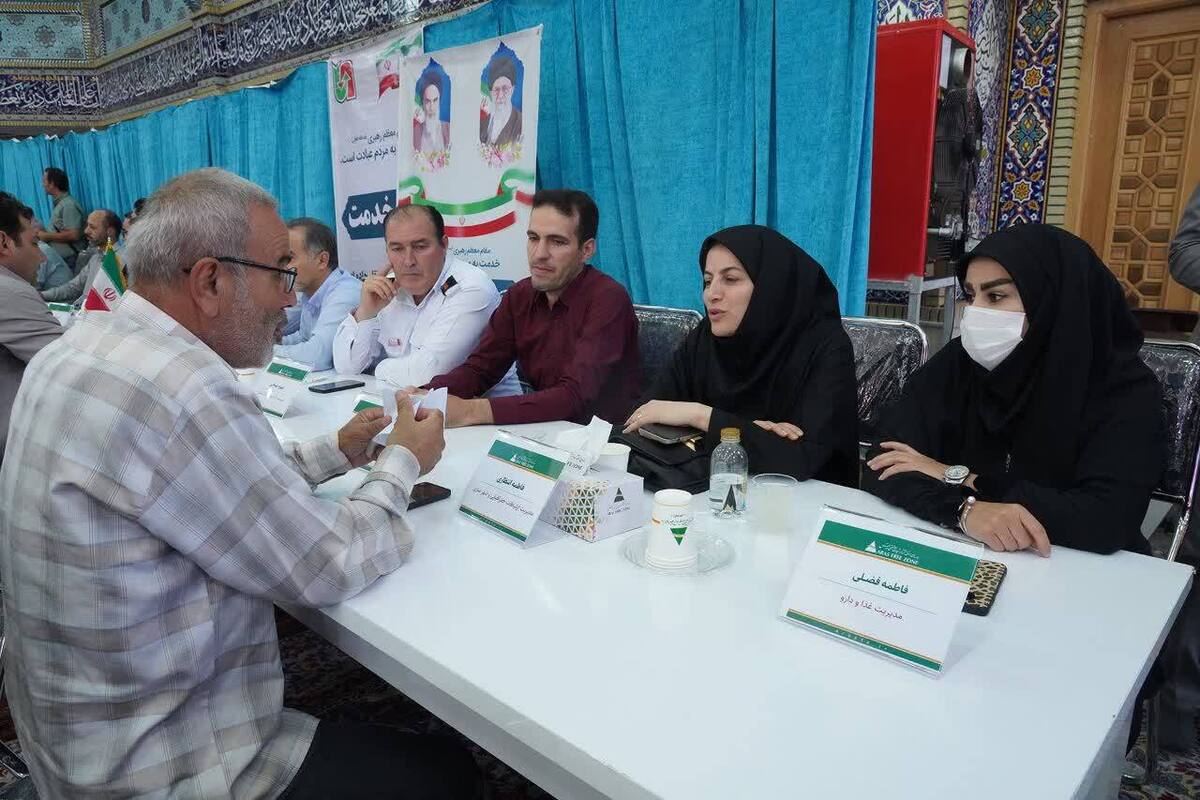 میز خدمت در منطقه آزاد ارس با حضور مدیرعامل سازمان برگزار شد