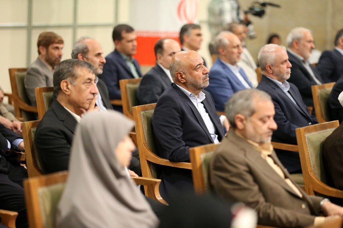 دیدار رئیس‌جمهور و هیأت وزیران با رهبری