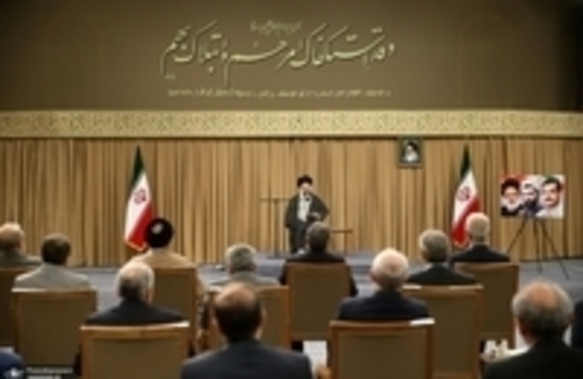 دیدار رئیس‌جمهور و هیأت وزیران با رهبری