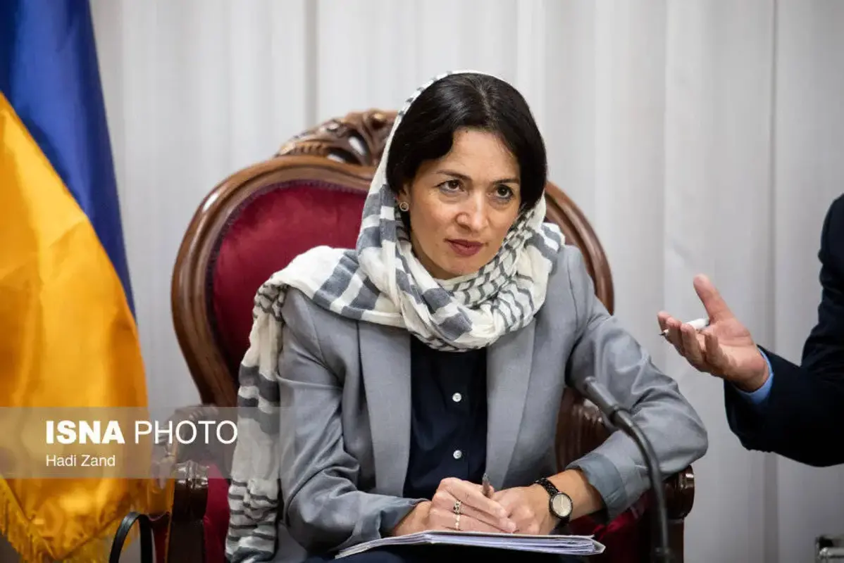 پوشش جالب وزیر علوم ارمنستان در تهران