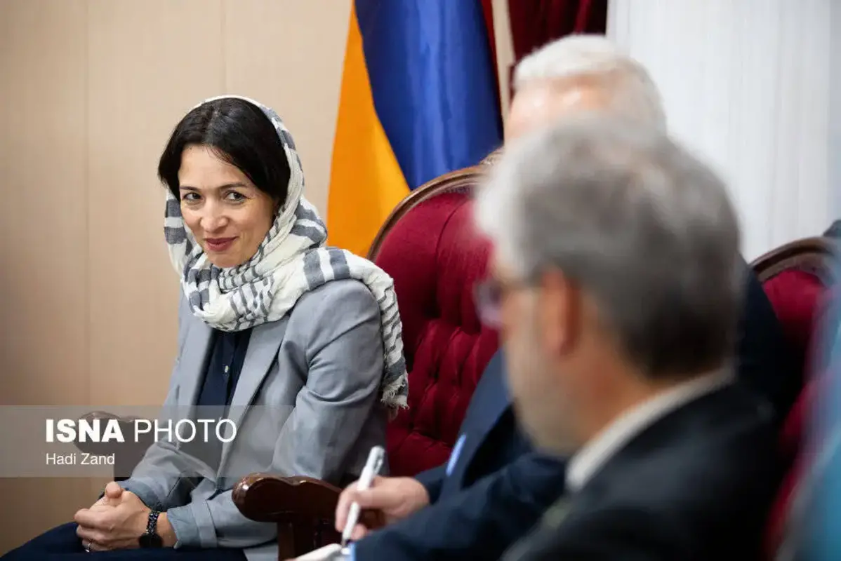 پوشش جالب وزیر علوم ارمنستان در تهران