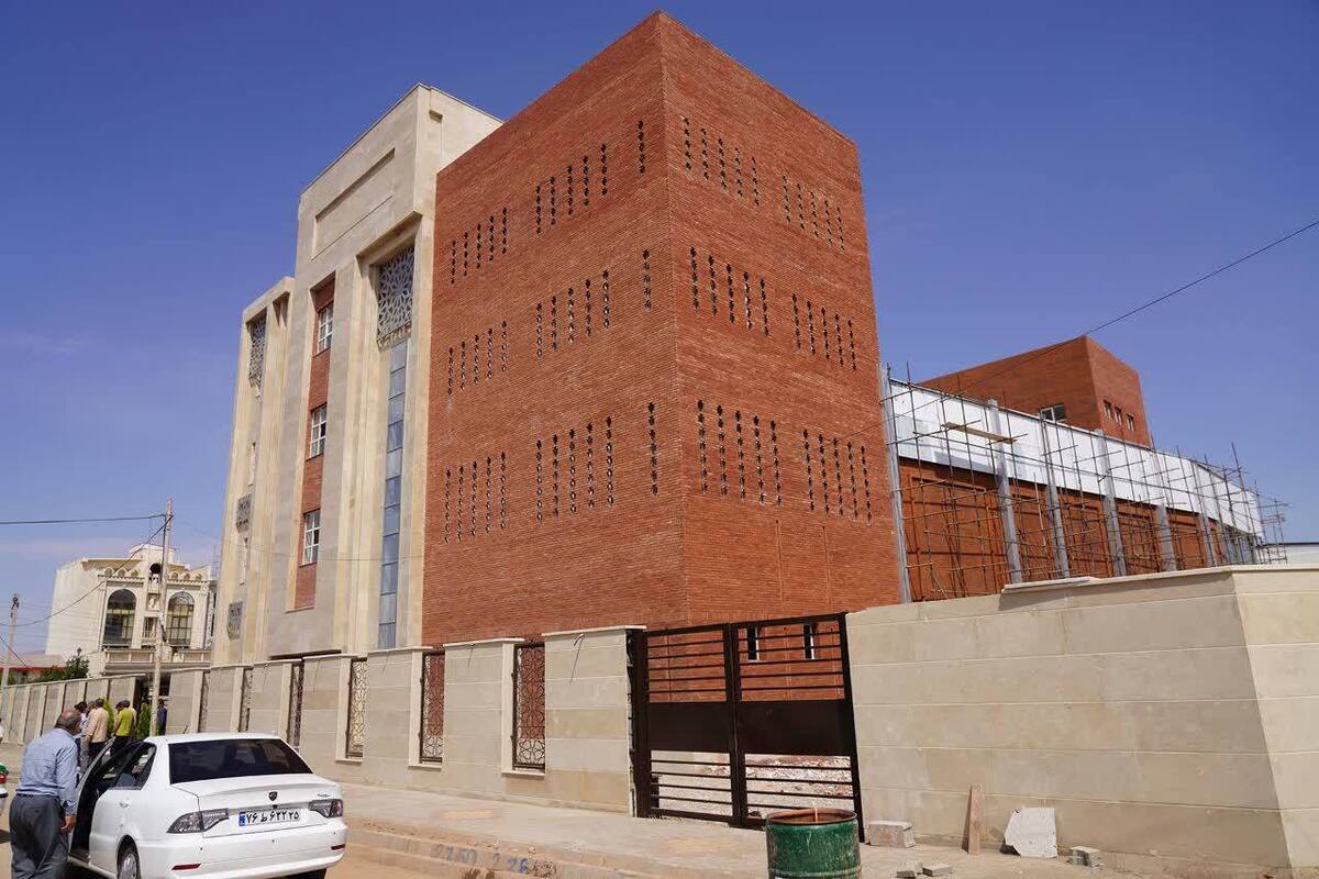 بازدید نماینده ولی فقیه در استان آذربایجان شرقی از پروژه فرهنگسرای ارس