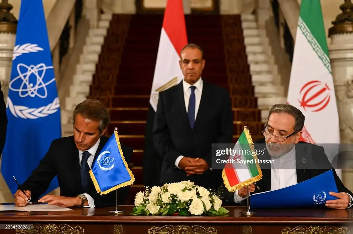 چهره بدون لبخند عراقچی در قاهره