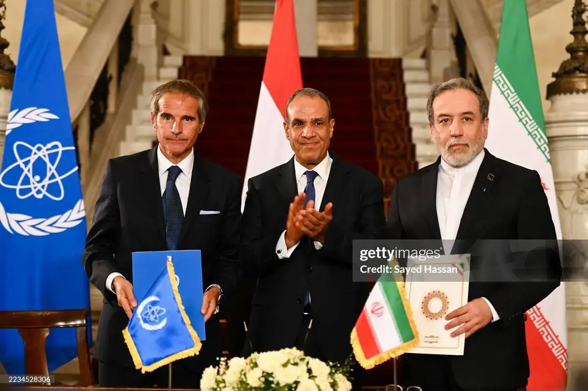 چهره بدون لبخند عراقچی در قاهره