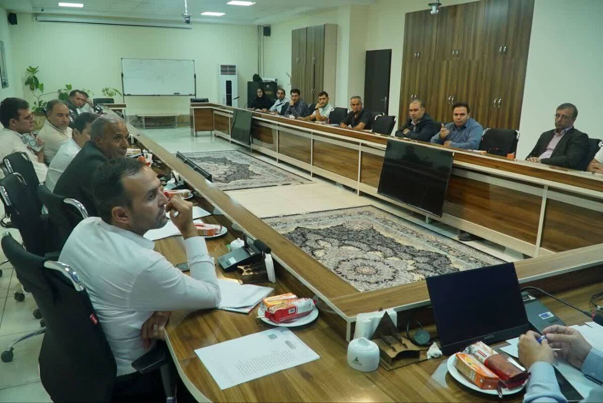 نشست رسیدگی به چالش‌های فعالان صنایع کانی غیرفلزی ارس برگزار شد
