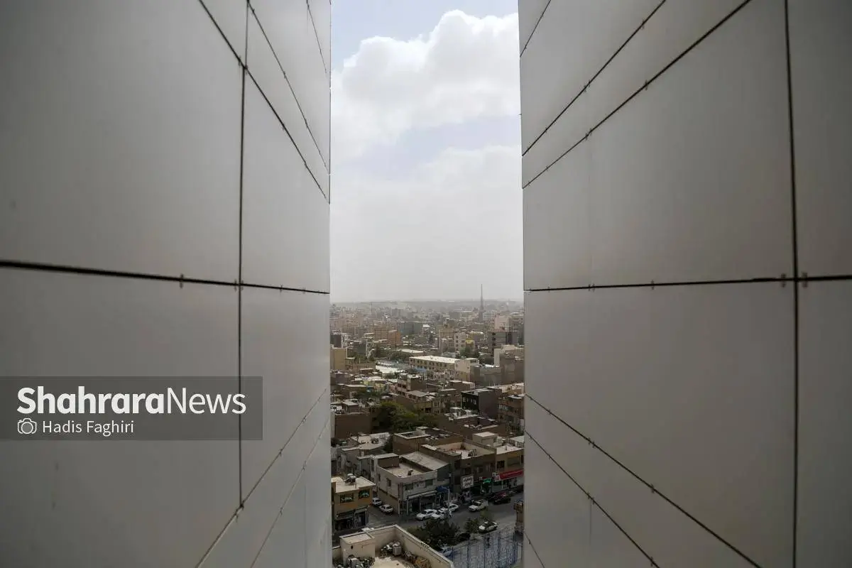 مشهد در مه آلودگی