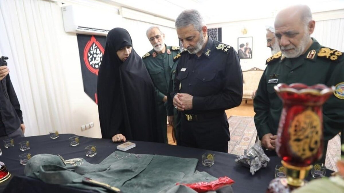 دیدار سرلشکر موسوی با خانواده فرماندهان شهید 