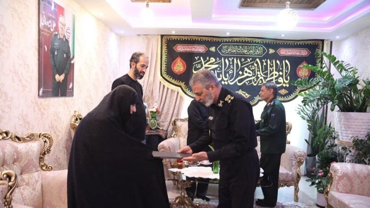 دیدار سرلشکر موسوی با خانواده فرماندهان شهید 