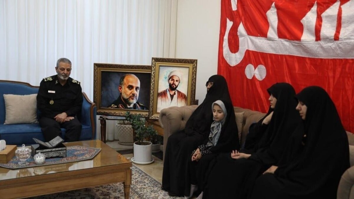 دیدار سرلشکر موسوی با خانواده فرماندهان شهید 