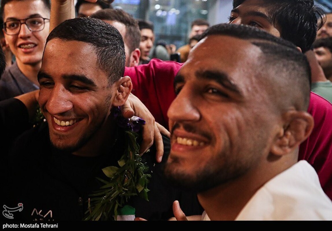 استقبال تاریخی از تیم ملی کشتی آزاد در فرودگاه امام خمینی (ره)