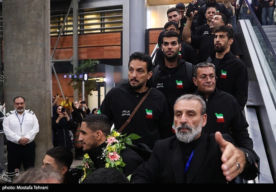 استقبال تاریخی از تیم ملی کشتی آزاد در فرودگاه امام خمینی (ره)