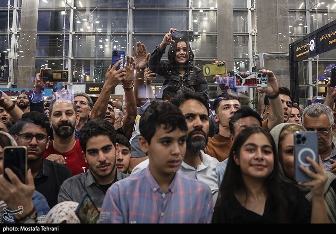 استقبال تاریخی از تیم ملی کشتی آزاد در فرودگاه امام خمینی (ره)