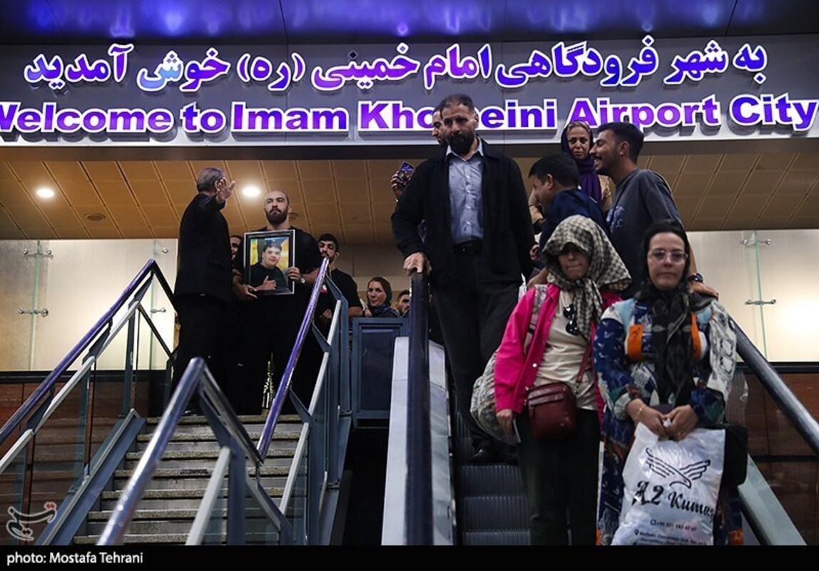 استقبال تاریخی از تیم ملی کشتی آزاد در فرودگاه امام خمینی (ره)