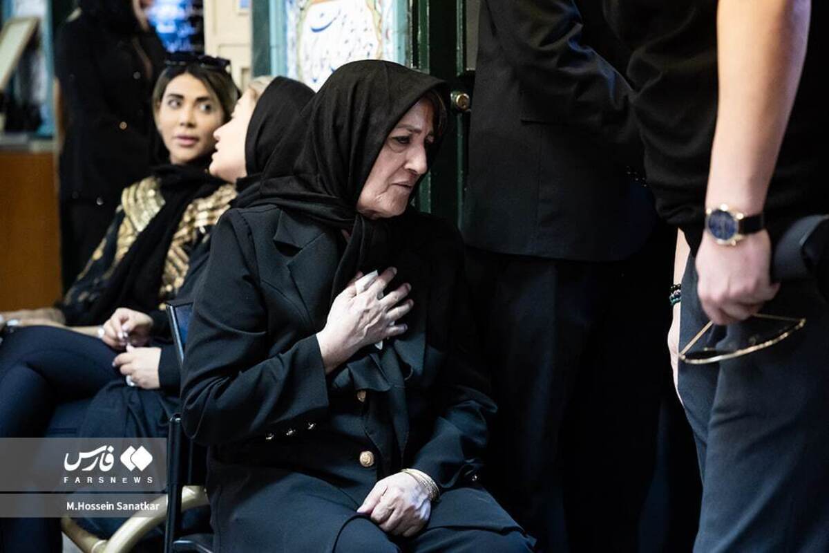 حضور هنرمندان در مراسم ختم امید جهان