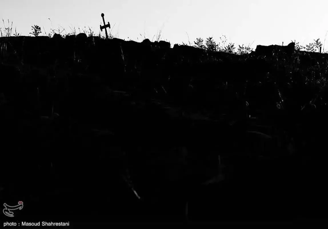 سکوت و رمز و راز گورستان ارامنه تلو