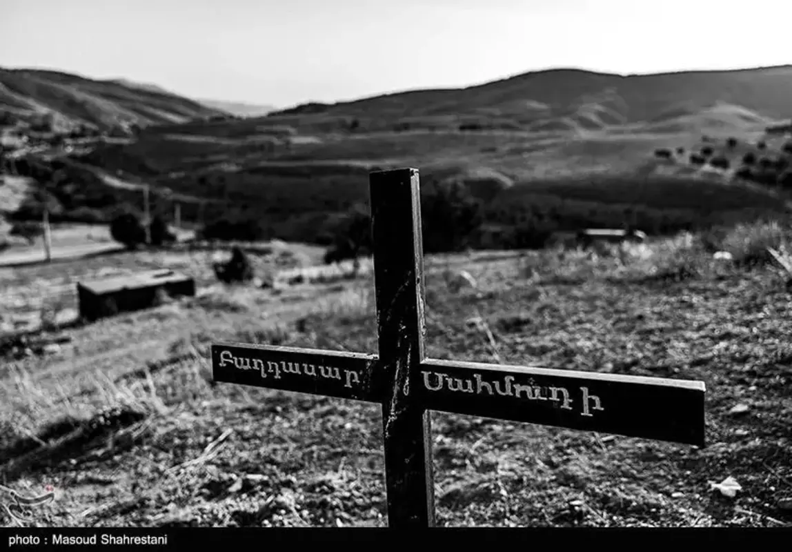 سکوت و رمز و راز گورستان ارامنه تلو
