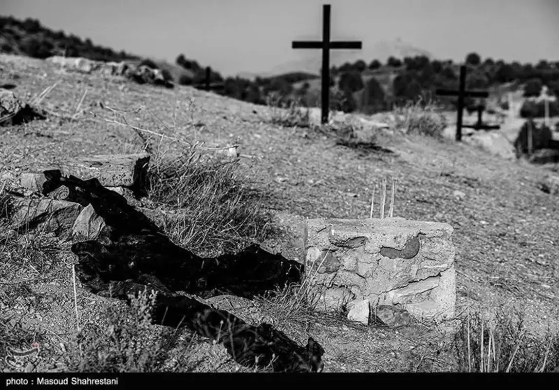 سکوت و رمز و راز گورستان ارامنه تلو