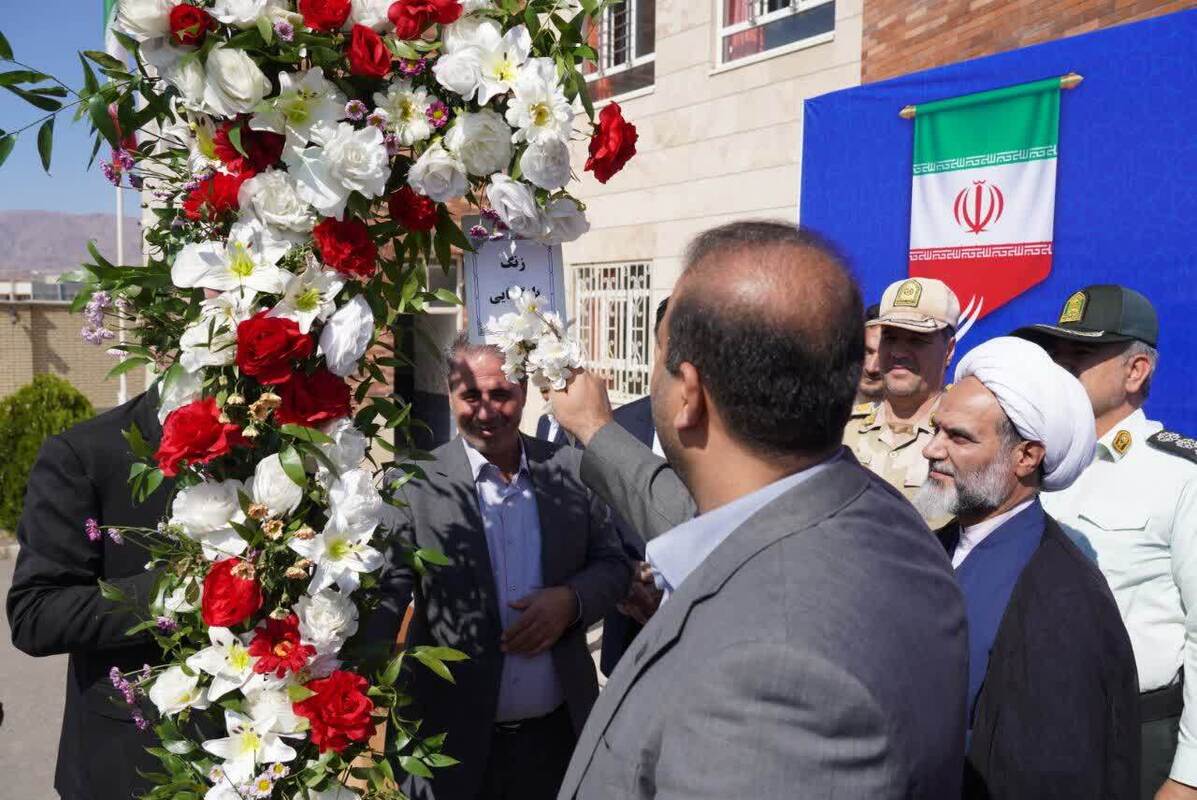 مدارس منطقه آزاد آراسته به قامت دانش‌آموزان شد