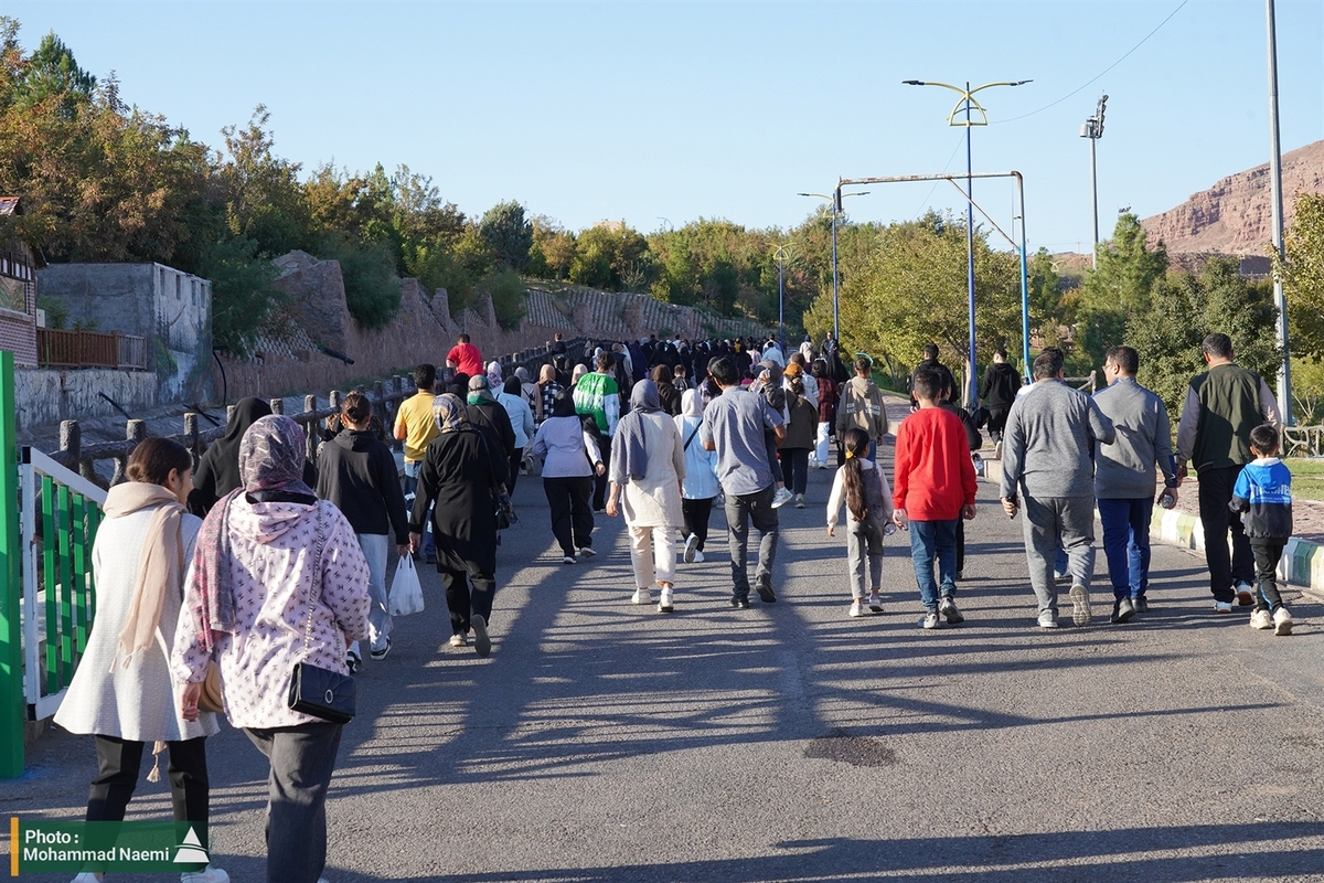  پیاده روی خانوادگی ارس