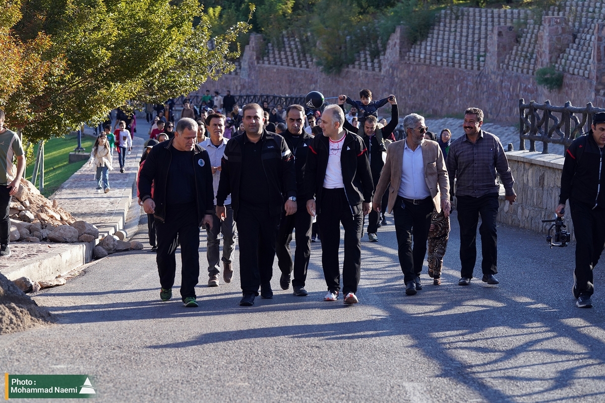  پیاده روی خانوادگی ارس