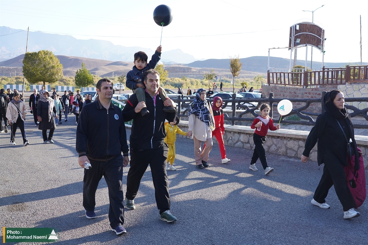  پیاده روی خانوادگی ارس