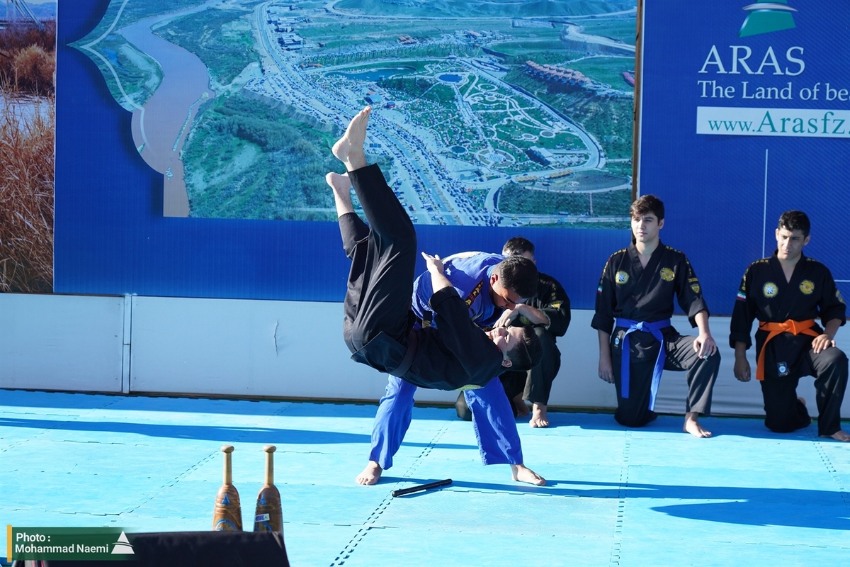  پیاده روی خانوادگی ارس