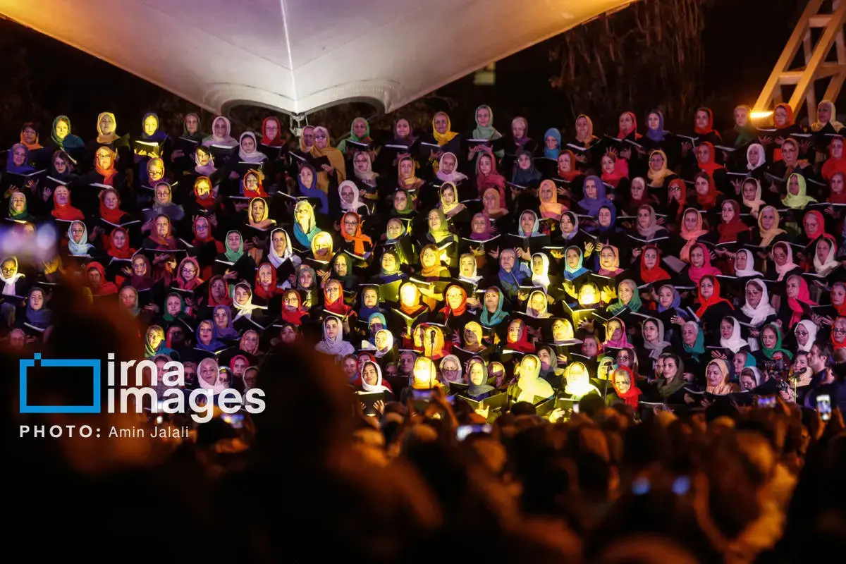 هم نوایی ۷۰۰ بانوی هنرمند در کر مادران تهران