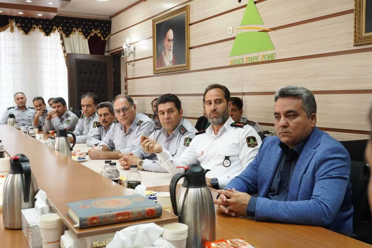  تجلیل از آتش‌نشانان منطقه آزاد ارس در آستانه روز ملی ایمنی