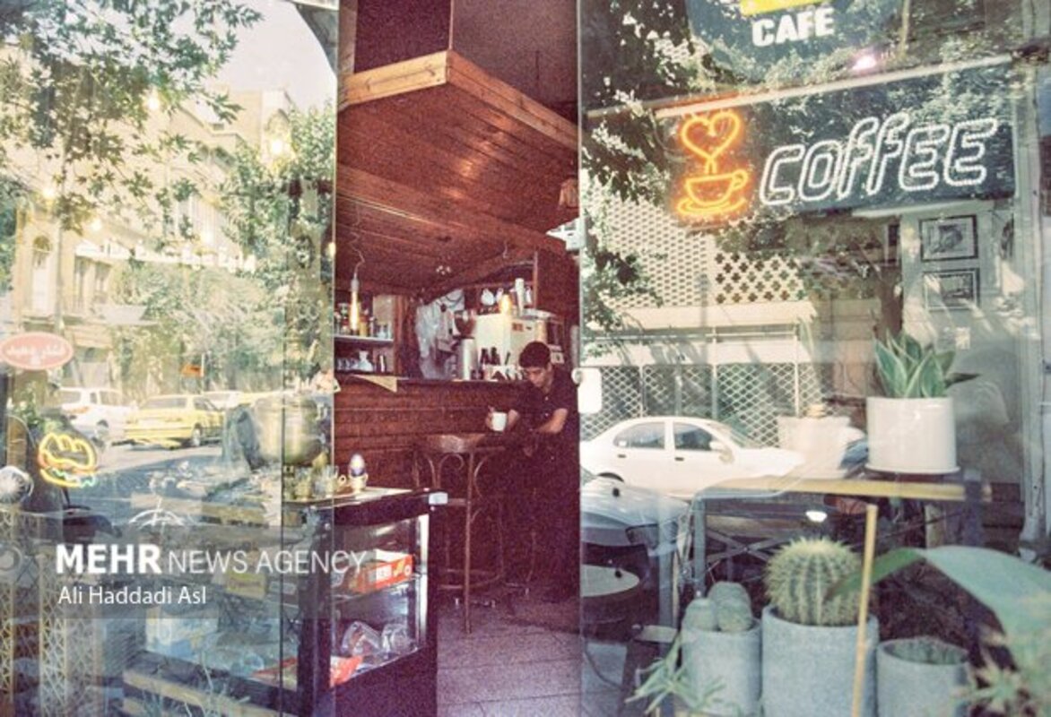 تنهایی در دل هیاهوی شهر