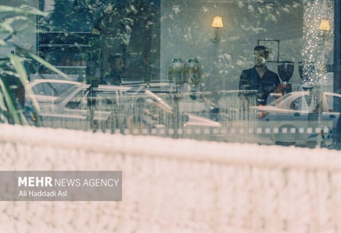 تنهایی در دل هیاهوی شهر