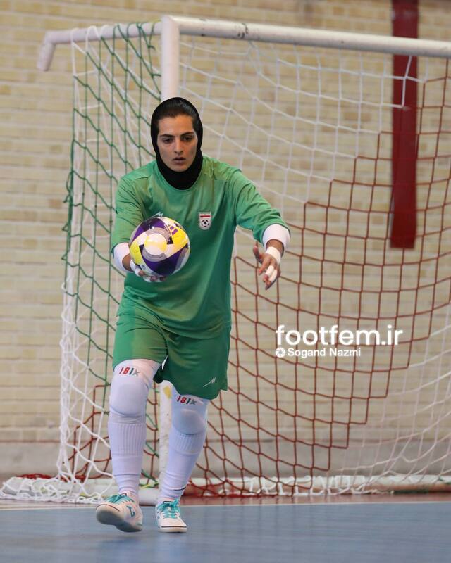 توپ جام جهانی زیر پای بانوان فوتسال ایران