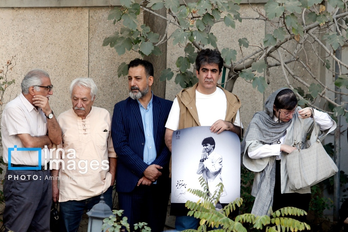 مراسم تشییع پیکر ناصر تقوایی با حضور هنرمندان