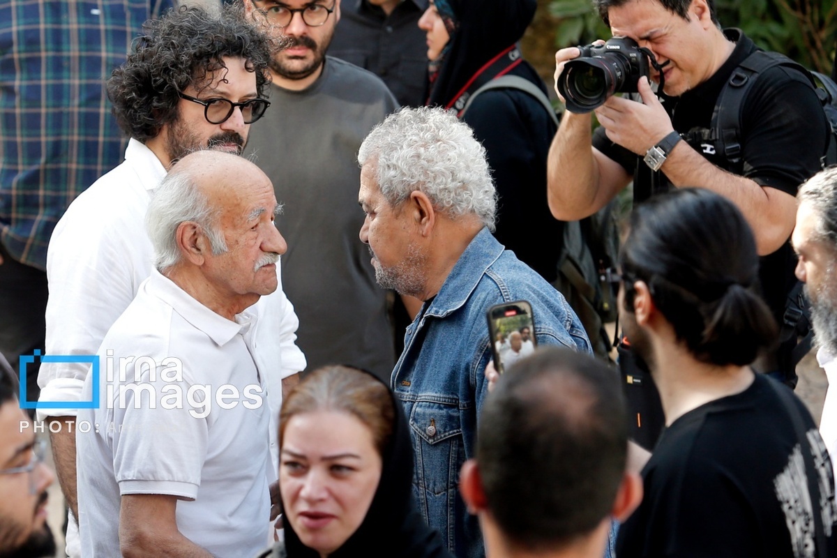 مراسم تشییع پیکر ناصر تقوایی با حضور هنرمندان