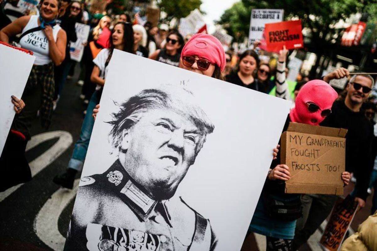 تظاهرات ضد پادشاهی ترامپ