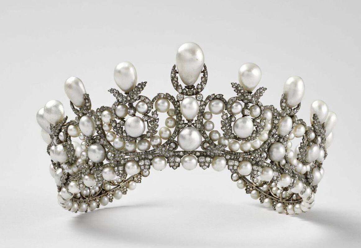 جواهرات دزدیده شده از موزه لوور