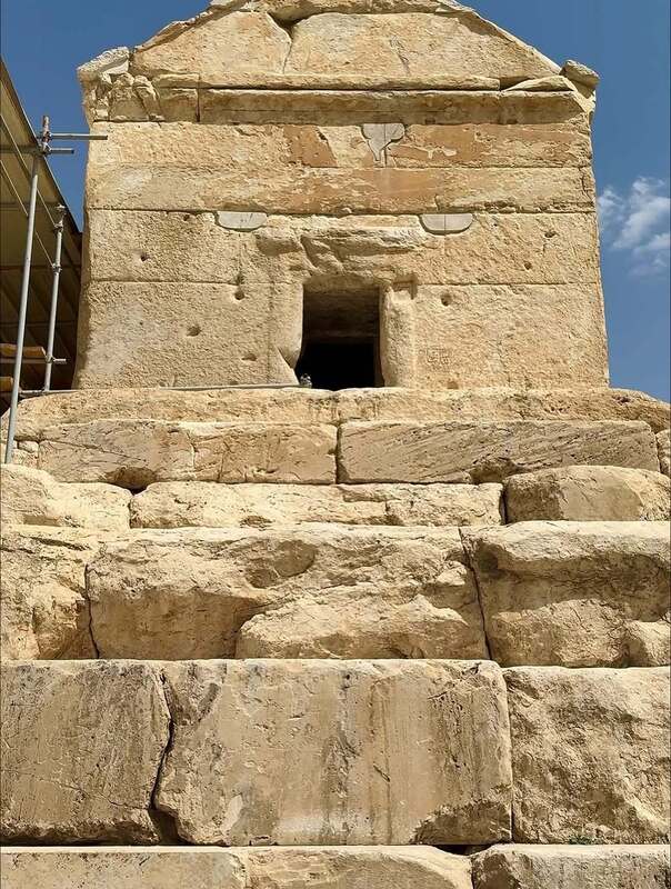 تصاویر حیرت انگیز از درون آرامگاه کوروش که تاکنون دیده نشده‌اند