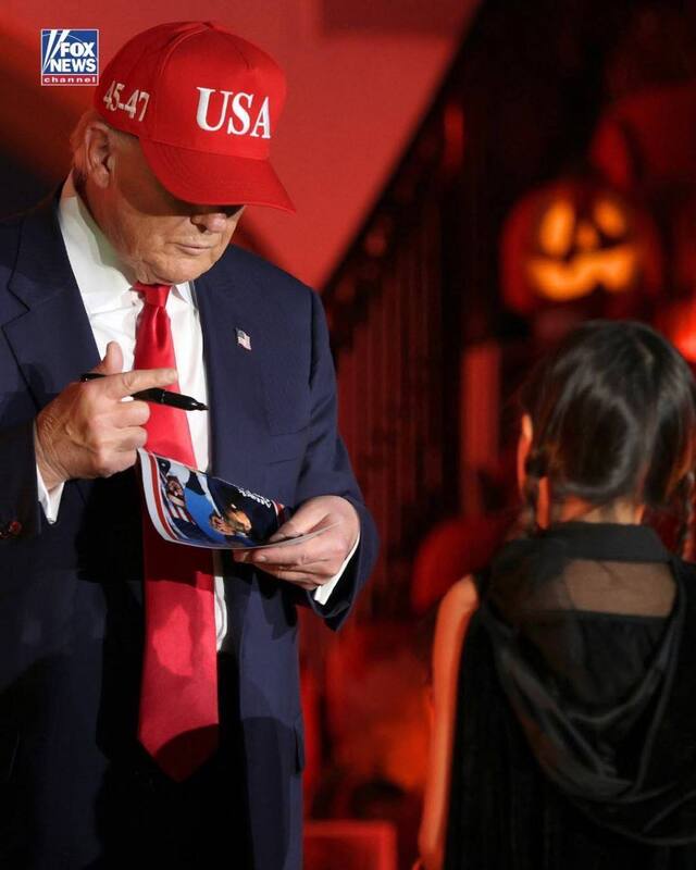 ترامپ و ملانیا میزبان هالووین در کاخ سفید