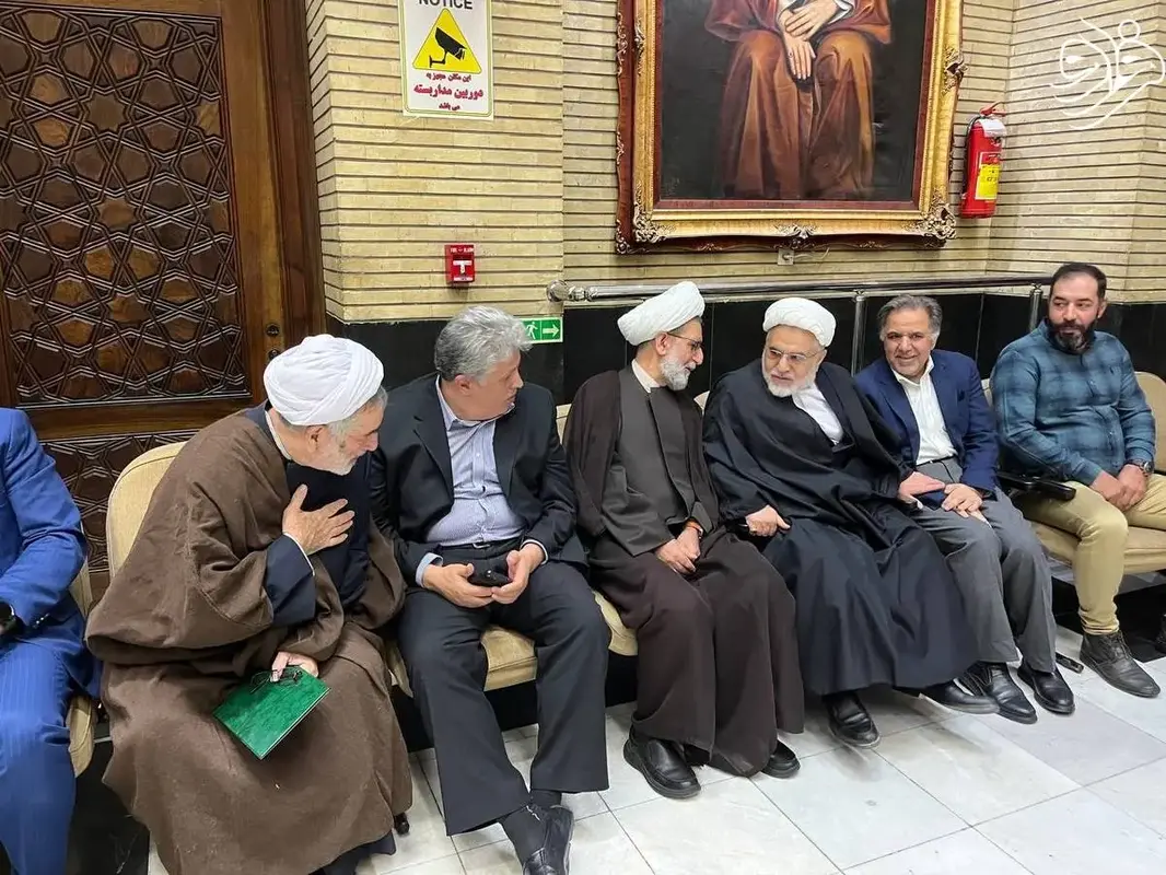 مراسم یادبود برادر مصطفی تاجزاده با حضور فعالان سیاسی