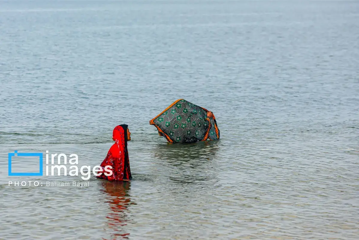 نقاشی طبیعت و فرهنگ بر بوم چابهار